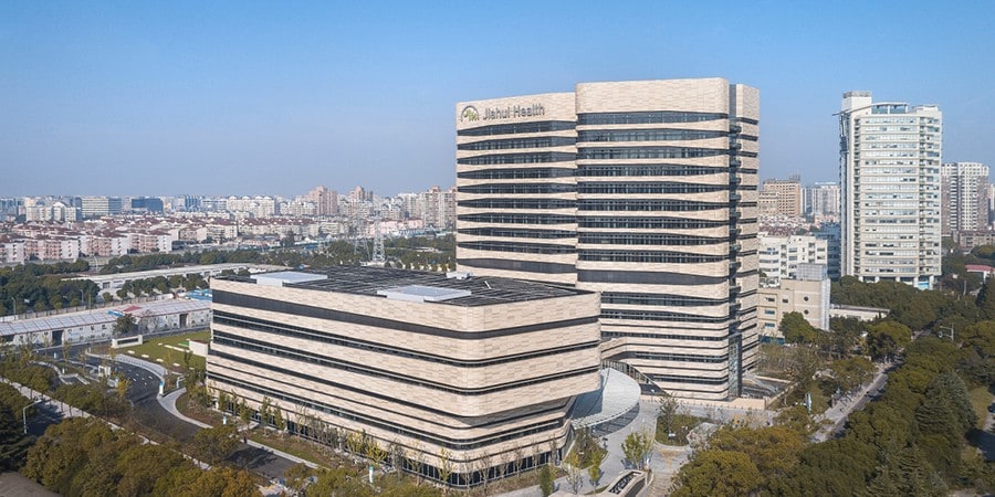 The 500-bed Jiahui International Hospital has seen patient numbers quadruple since 2019. Carebridge hopes to replicate its success at an even larger medical facility that opens in Beijing in 2027. (Photo: Jiahui International Hospital)